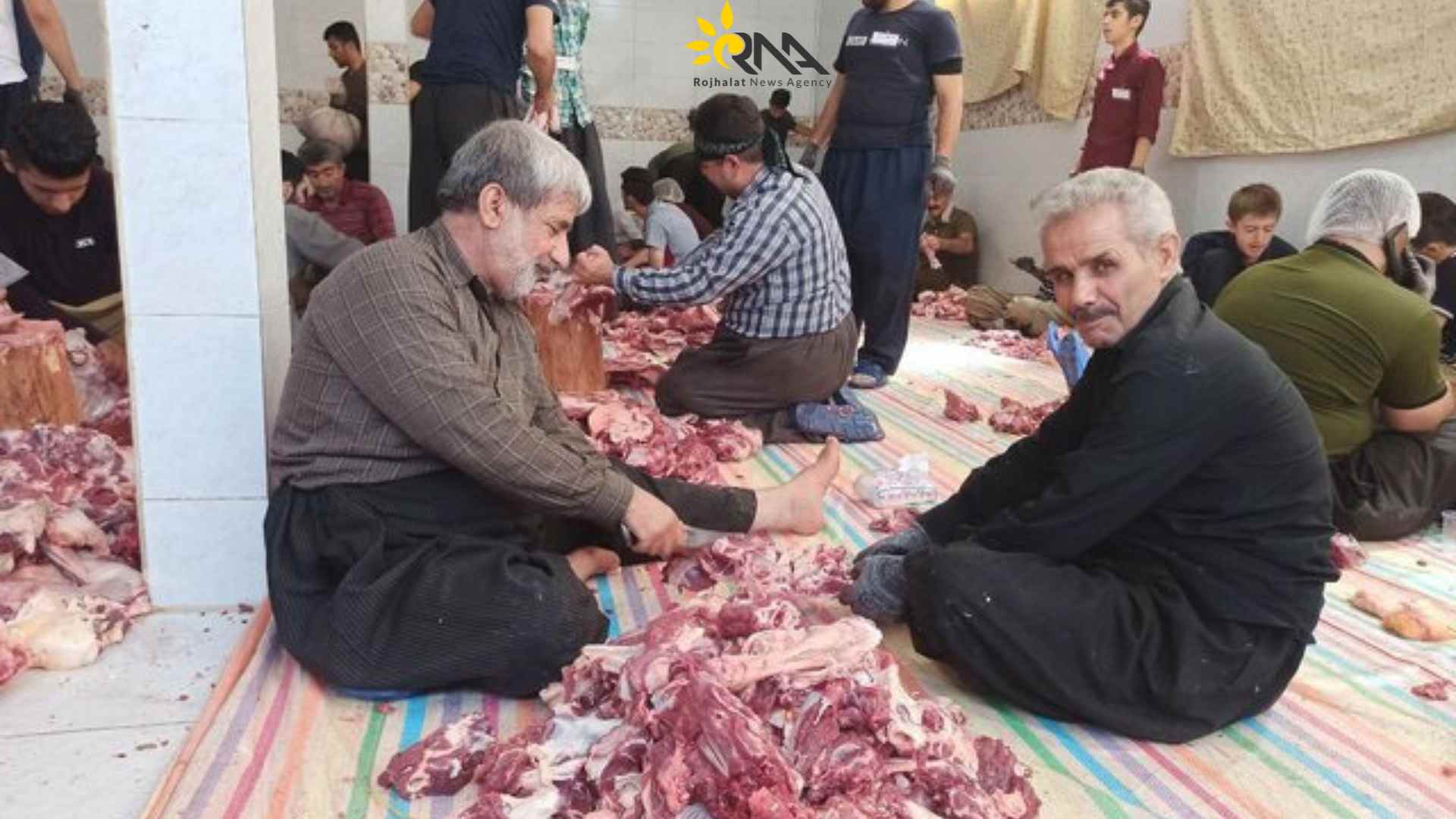 خەڵکێکی زۆر لە مزگەوت و گۆشتێکی کەم بۆ قوربانی