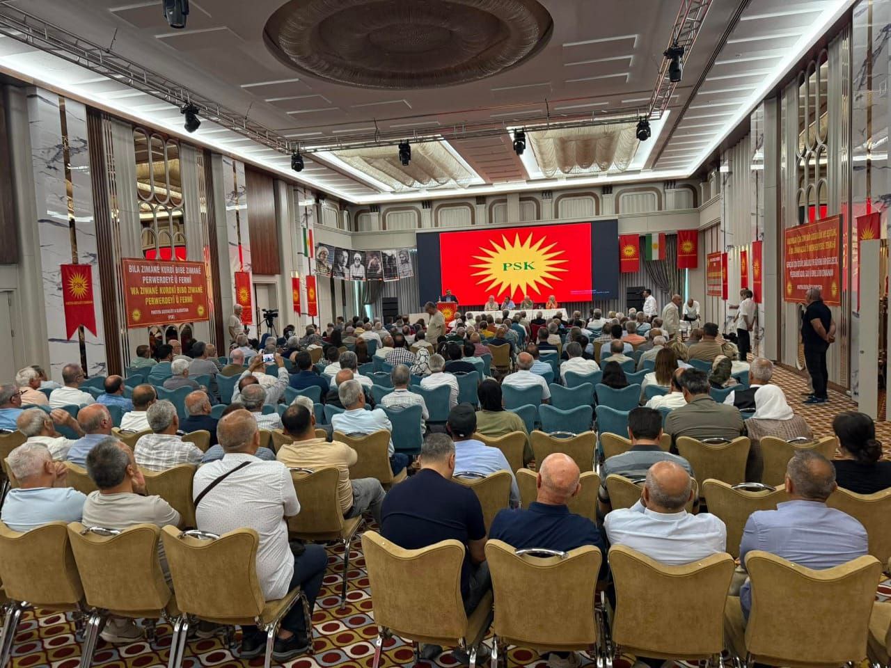 پالپشتیی پارتی سۆسیالیستی کوردستان (باکوور) لە ڕۆژهەڵات و ڕۆژاوا 